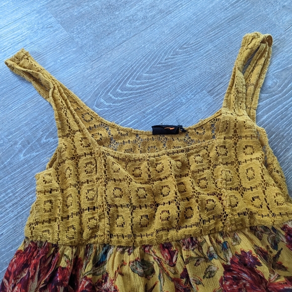 URBAN OUTFITTERS - Mustard Floral Crochet Mini Dress - Picture 7 of 11